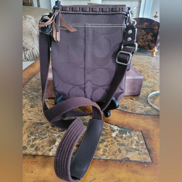 Dooney & Bourke Brown Crossbody Bag with Structured Design - Picture 2 of 8